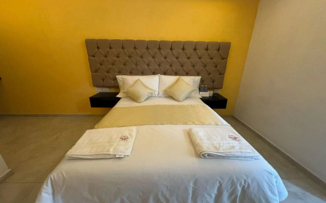 OYO Hotel Familiar Tollan