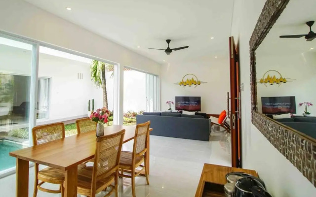 Villa Akmali Seminyak Drupadi 2 Bedrooms w/Pool 5mins to Beach