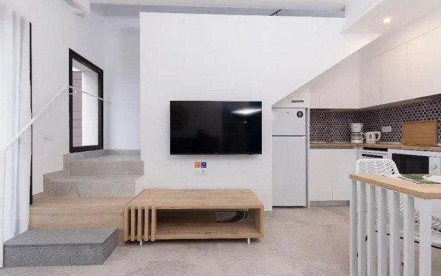 Esmeralda Cotillo Homes by LIVVO