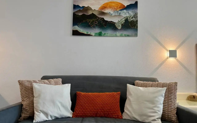 Апартаменты на проспекте Королёва 7