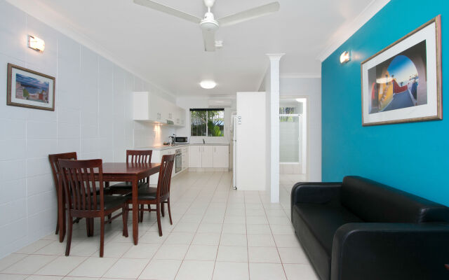 Cairns City Palms
