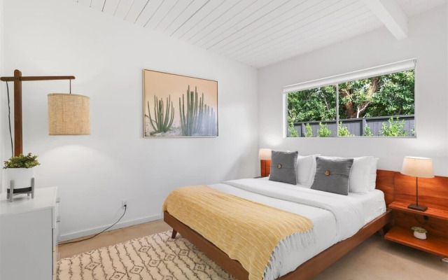 Bright & Harmonious Oasis