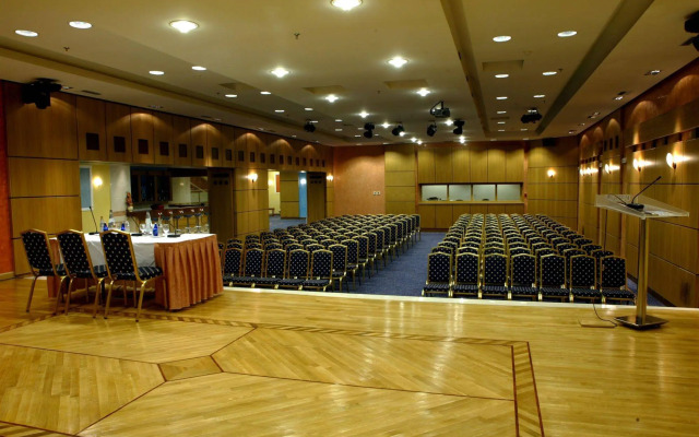 Crithoni's Paradise Hotel