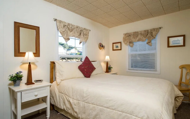 Three Bells 3 Br home by RedAwning