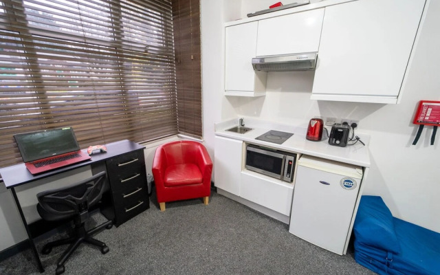 966 Pershore Road Studios In Guest House