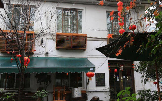 Huafang Xiaoshe Youth Hostel