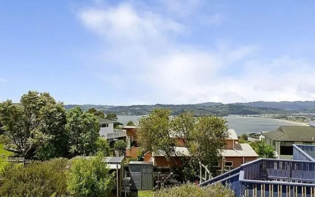 Views on Rimu - Whitianga Holiday Home