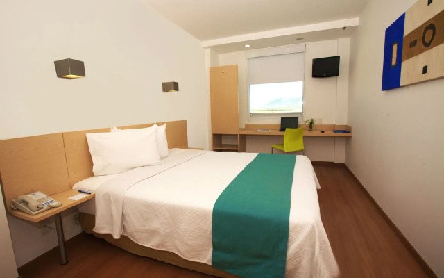 One Saltillo Derramadero