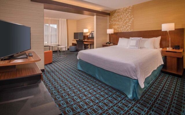 Fairfield Inn & Suites Easton