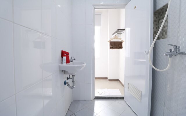 RedDoorz Plus near Pondok Indah Mall