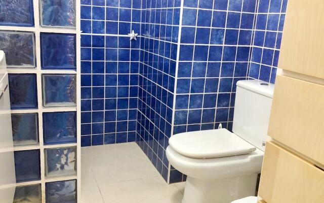 Vives Beach Flat by Canary365