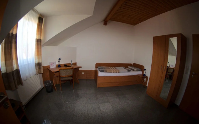 Messe-Hotel Waldruhe