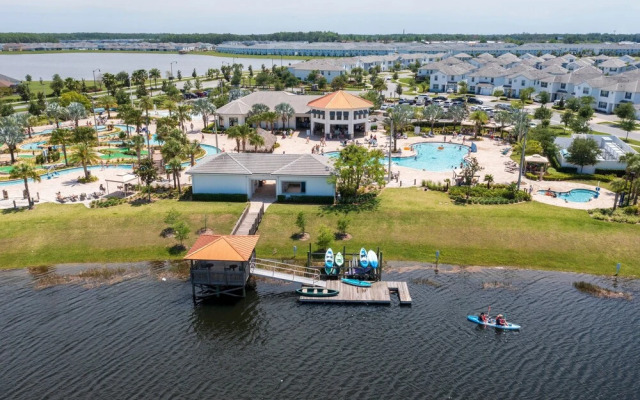 5021 Wa - Stunning Townhome With Private Pool