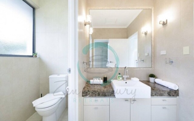 ZENLUX INFINITY - 4BR with Private Pool