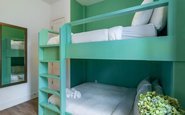 The Magnolia 8 by Avantstay Downtown Balcony