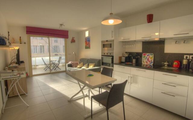 2 pièces 500m palais des Festivals  PK