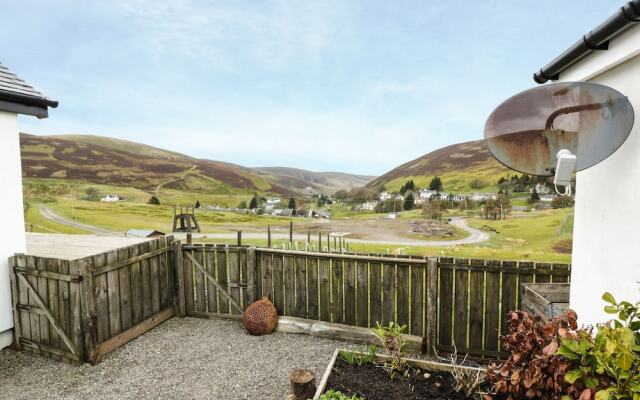 4 Mountain Lodge