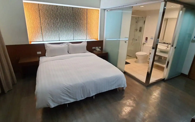 Tapeng Bay Holiday Hotel