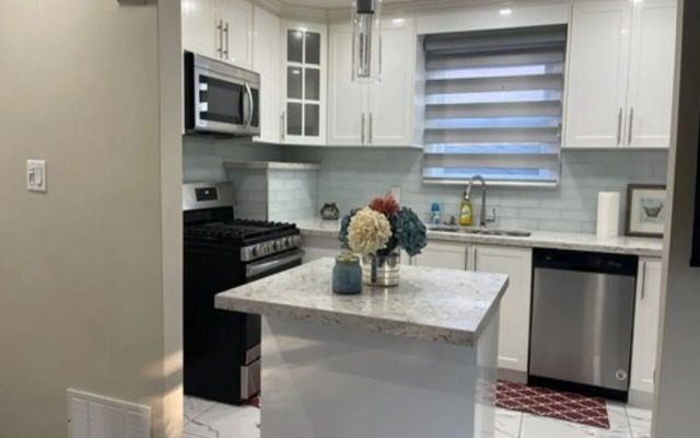 Waterfront Avenue Suites