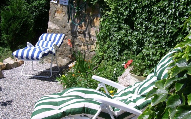 Atmospheric Gîte in Marvellous Interesting Natural Surroundings