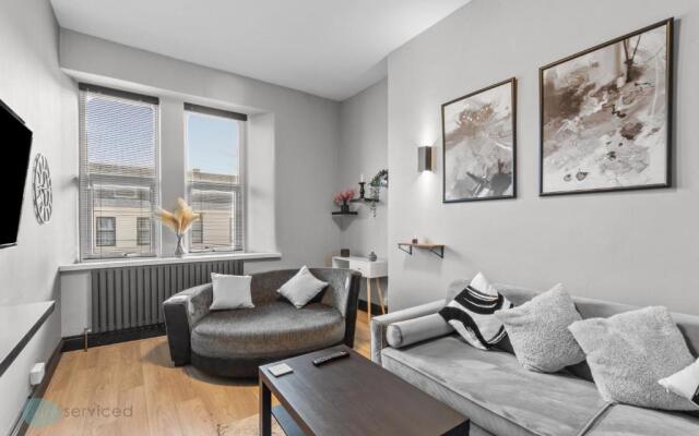 1 Bed- Holyrood Retreat