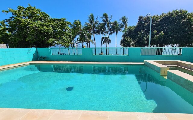 Emthree Seaside Apartments