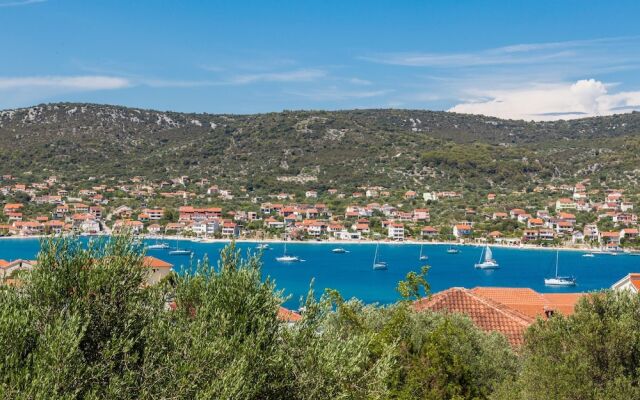 A5 - Modern apt With Terrace, 3 min Walk to Beach