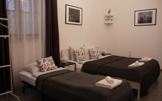 Duna Szecsi Apartmant