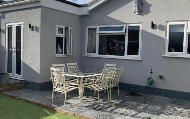 Beautiful 2-bed Bungalow in Canvey Island