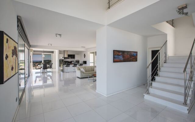 KO1 With Breathtaking sea Views