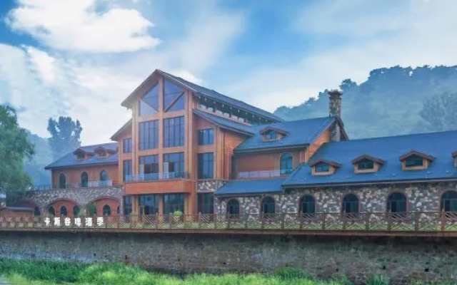 Chestnut Valley Hotel