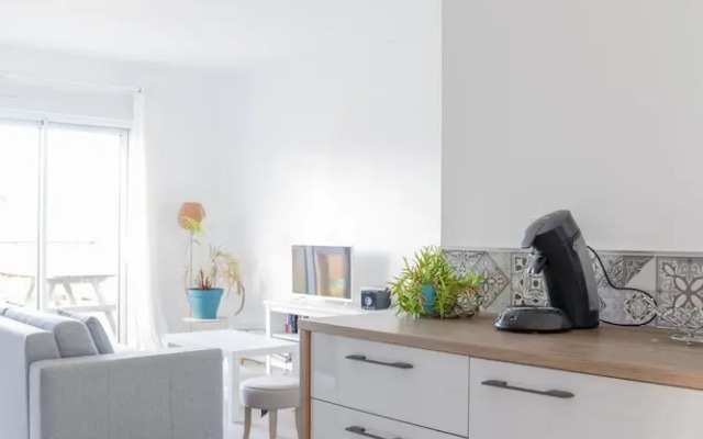 Nice 2-room Apartment With sea View Near the Beach