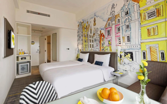 YELLO Hotel Harmoni Jakarta