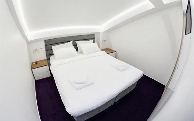 Sleepbox Hotel