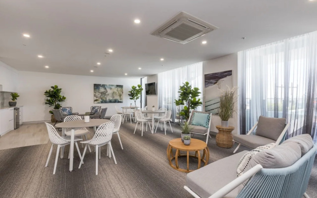 Sky Broadwater Apartments