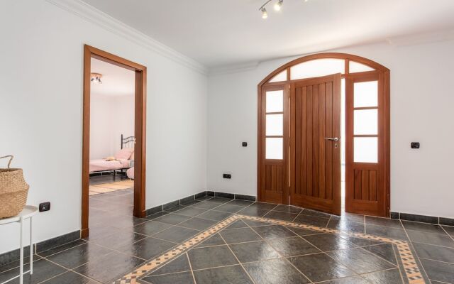 2 Charming Villa,Huge Terraces,Pool,Garden,Seaview