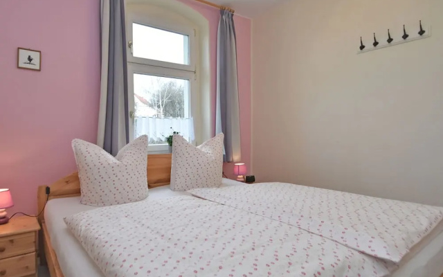 Apartment in Mülsen With Balcony, Heating, Garden Furniture
