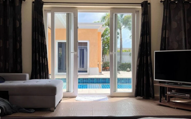 Tropical Luxury 4BR Pool Villa w Game Area