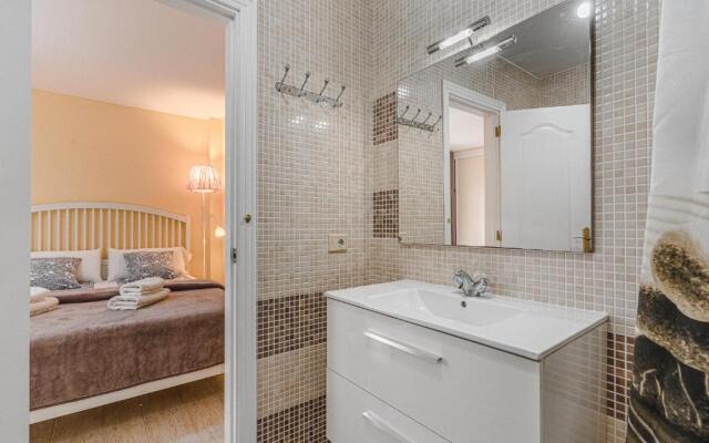 RED Large family apartment, three floors, 10 guests