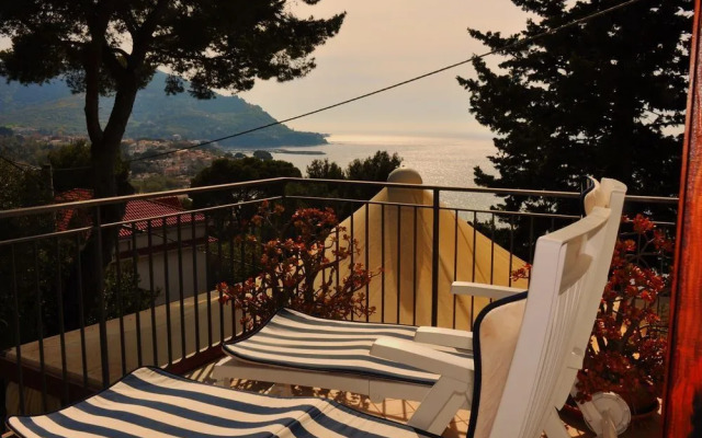 Villa Laura Sea View Apartments