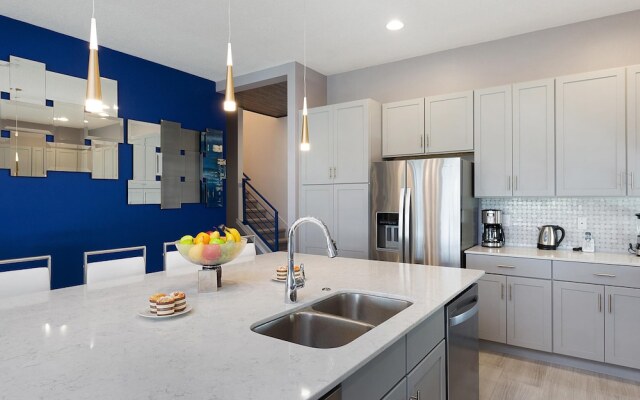 St012v: 10 Bed, Dinosaurs, Minions