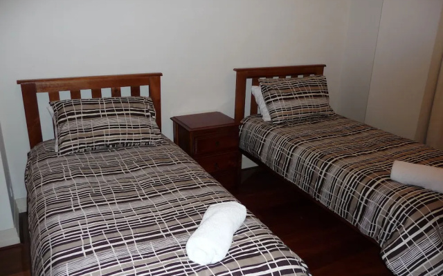 City Escape 3BD in Adelaides East End 6
