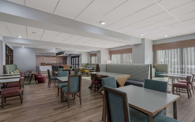 Hampton Inn Williams