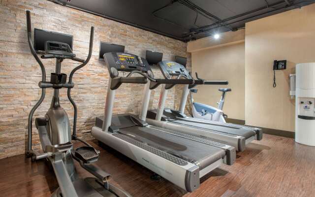 Clarion Hotel & Suites