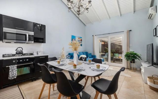 Tranquil 2br2ba Close to the Beach Shared Pool