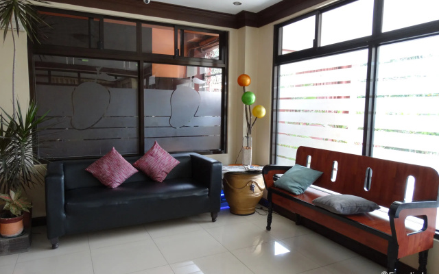 RueMango Apartelle and Suites