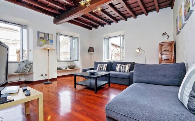 Farnese Elegant Apartment