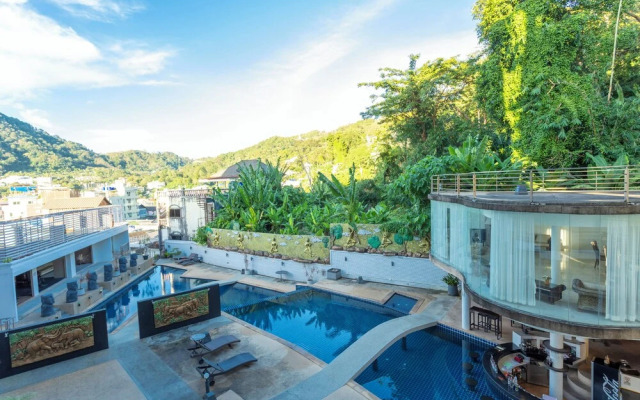 Heart of Patong  Pool Beach Bangla C134