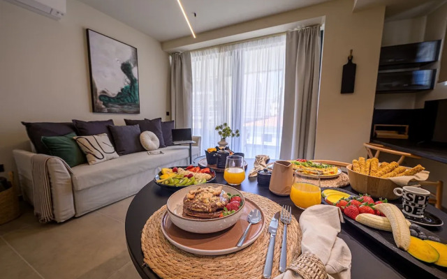 Luaz Suites Volos Center