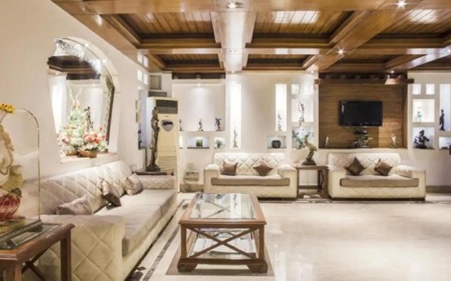 Hotel Emperor Palms at Karol Bagh